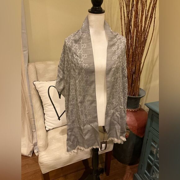 NWT & Box Gucci GG Printed Scarf 🧣 - Picture 8 of 10